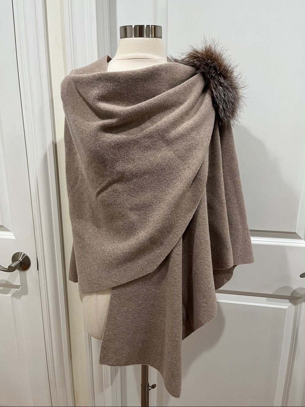 Mitchie’s Wool Shawl Wrap w/ Fox Fur **read description**
